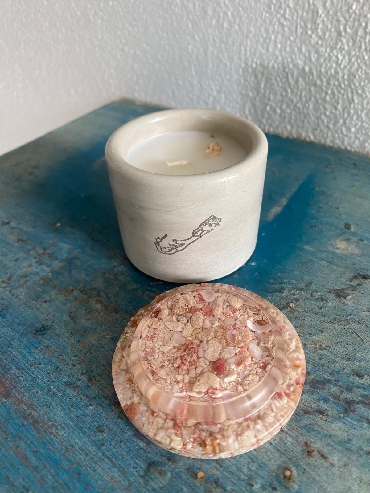 Small Bermuda Pink Sand Lid Candle