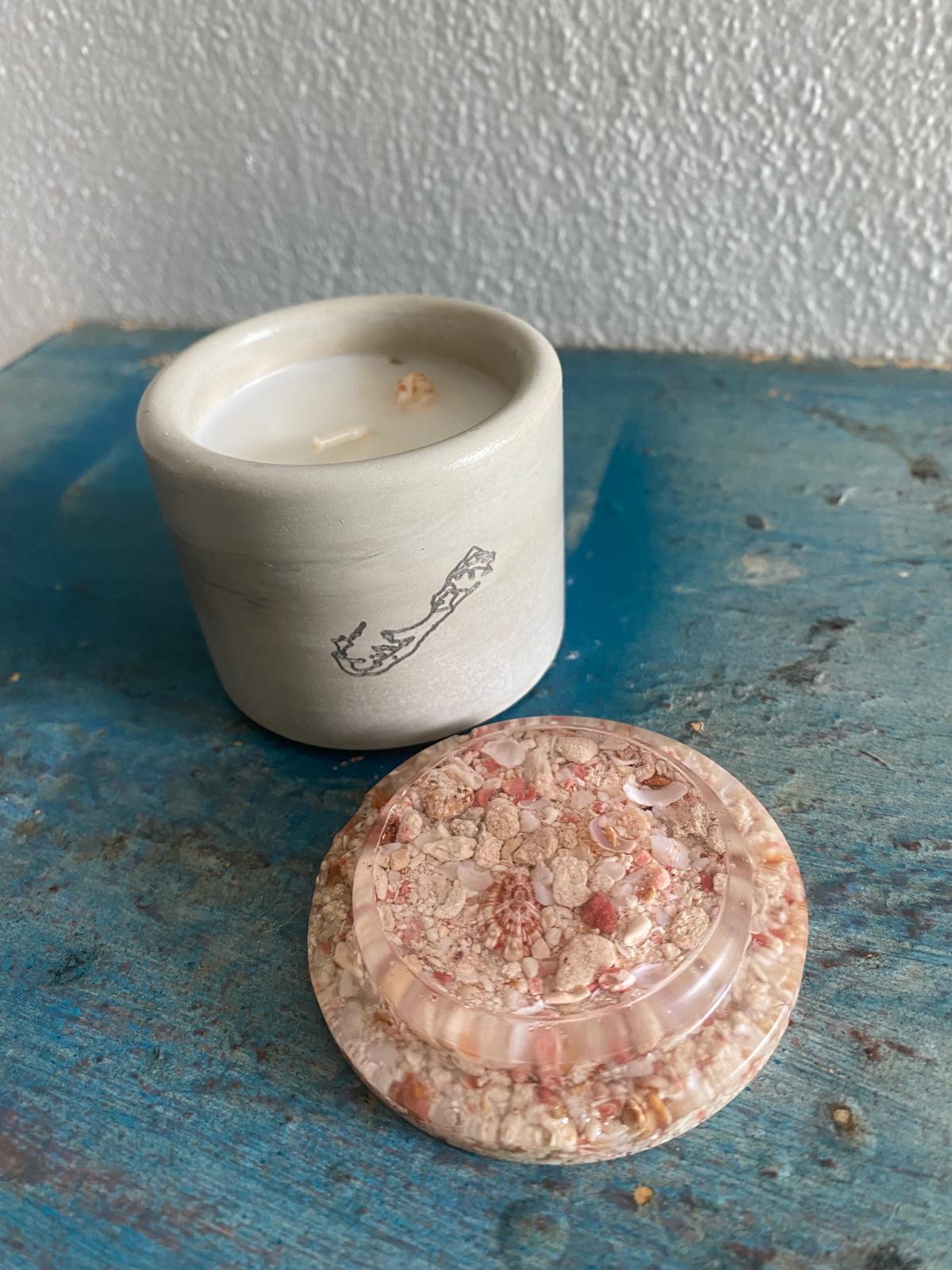Small Bermuda Pink Sand Lid Candle