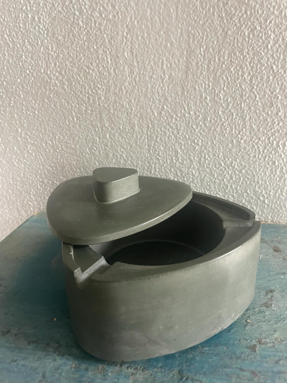 Triangle Ashtray w/Lid