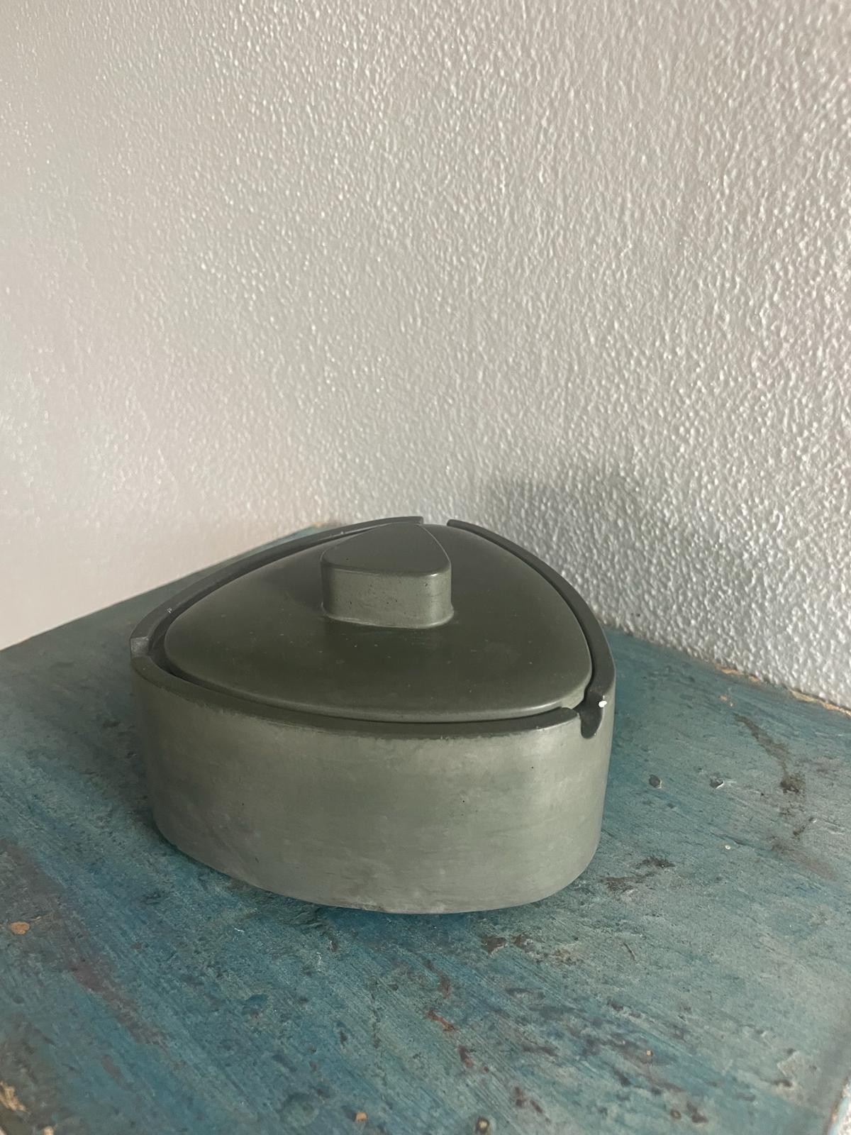 Triangle Ashtray w/Lid